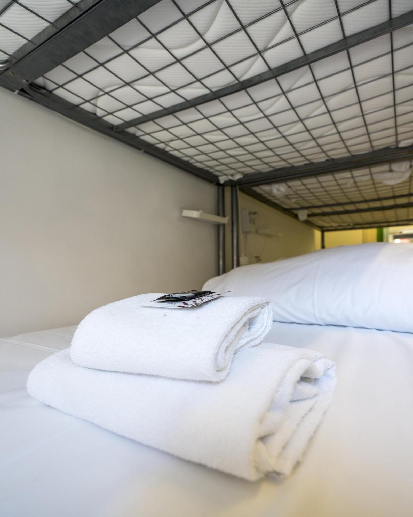 Ganbara Hostel - Self Check In Bilbao Ngoại thất bức ảnh