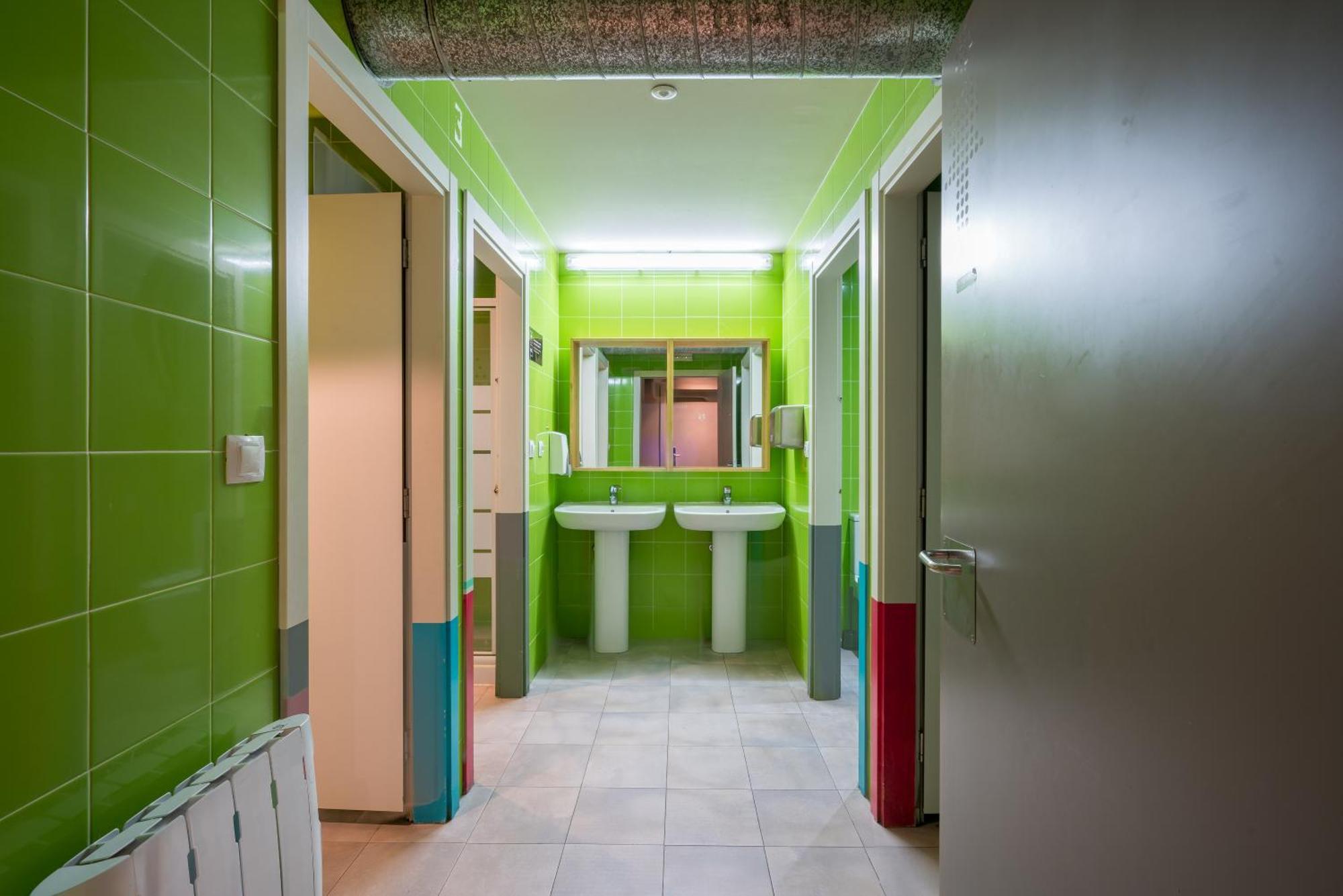 Ganbara Hostel - Self Check In Bilbao Ngoại thất bức ảnh